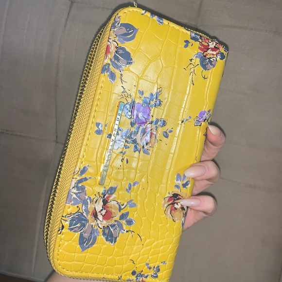 Floral wallet - Picture 1 of 3